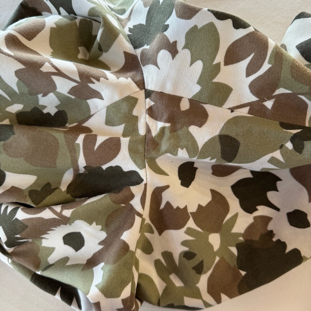 KORS MK Smooth Front Y2K Floral Camo Cropped Pants (4) - Picture 13 of 16